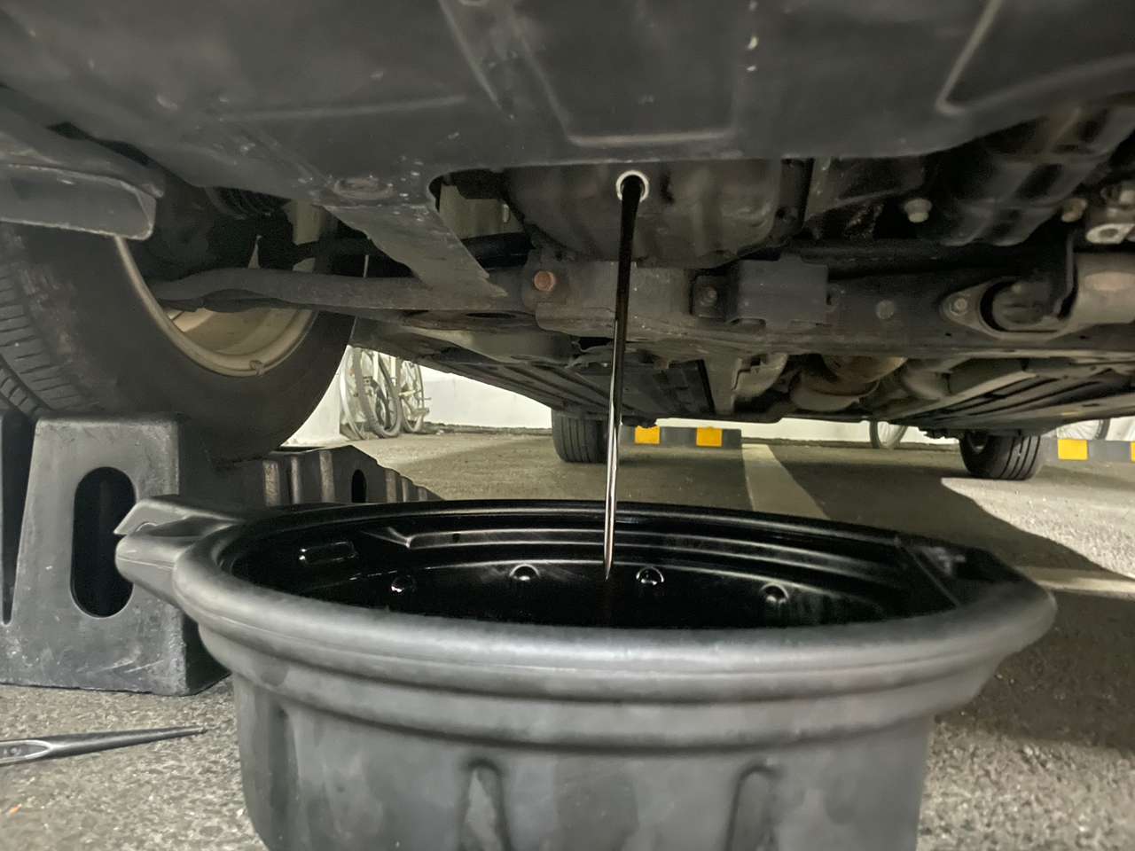 폐유 배출 사진