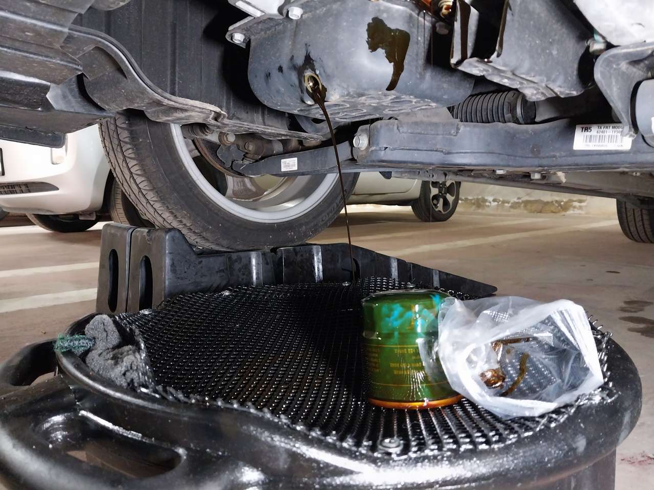 폐유 배출 사진