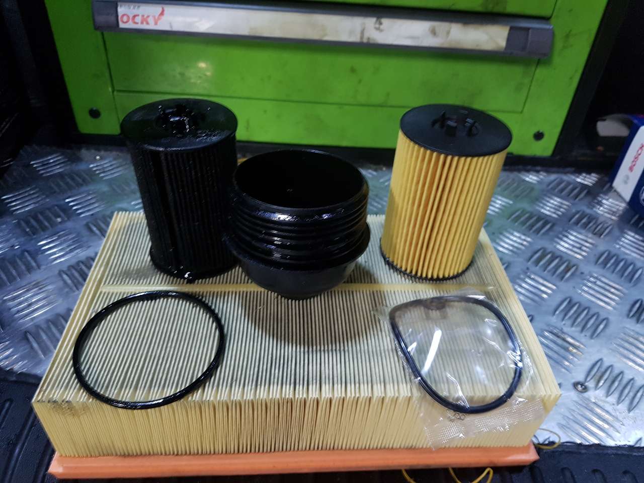 오일필터 교체 사진