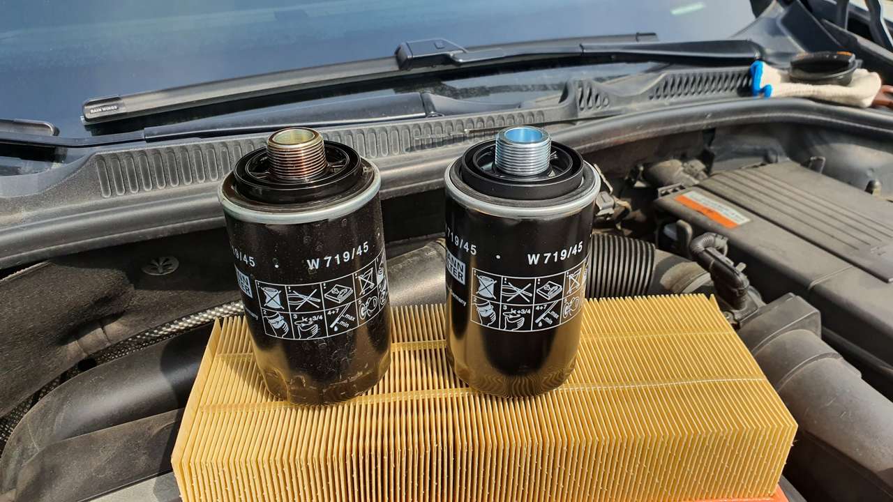 오일필터 교체 사진