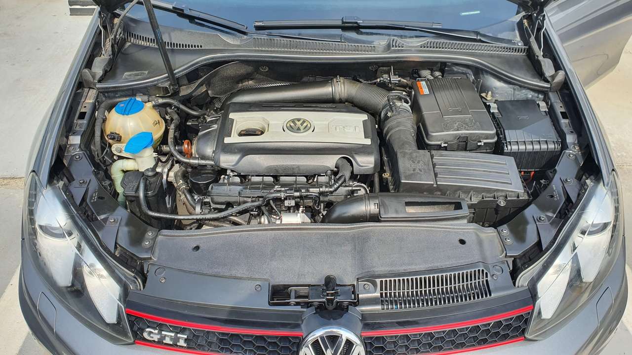 엔진룸 청소 사진