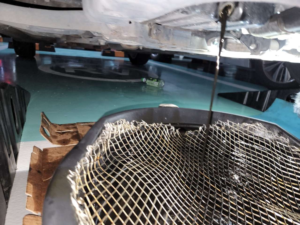 폐유 배출 사진